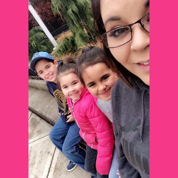 Meet your Posher, Monica - Picture 1 of 1